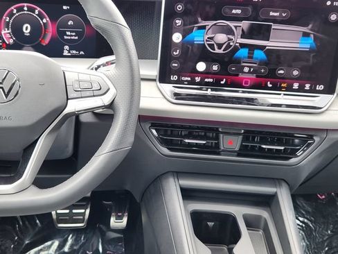 New 2026 Volkswagen Tiguan SE R-Line AWD/4WD image 27