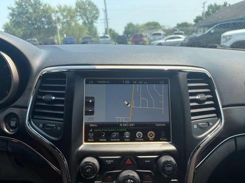 Used 2017 Jeep Grand Cherokee Limited AWD/4WD image 14