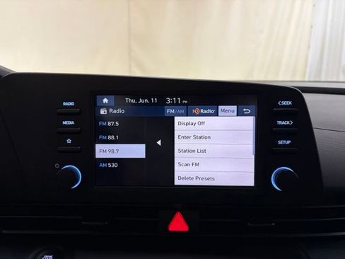 Used 2025 Hyundai Elantra Sport FWD image 32