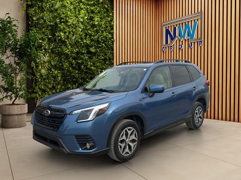 Used 2022 Subaru Forester Premium AWD/4WD image 3