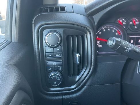 Used 2024 Chevrolet Silverado 1500 Custom image 12