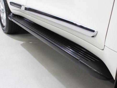 Used 2019 Toyota Land Cruiser w/ Four Season Floor Mat Package image 21