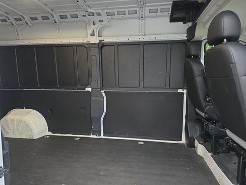 Used 2025 RAM ProMaster 2500 w/ Convenience Group FWD image 18