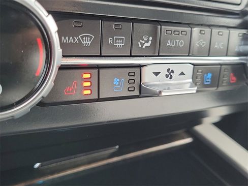 Used 2022 Ford F250 Lariat w/ Tremor Off-Road Package image 33