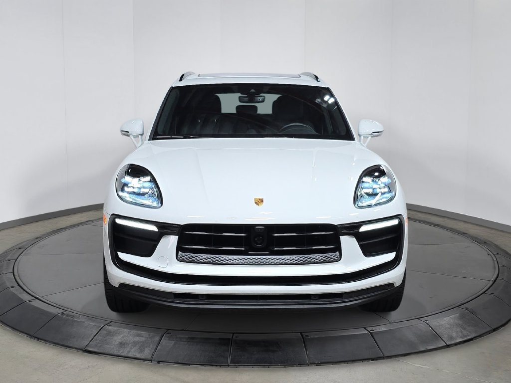 Certified 2026 Porsche Macan AWD/4WD image 10