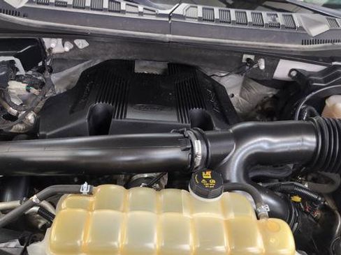 Used 2020 Ford F150 Platinum w/ Equipment Group 701A Luxury image 38