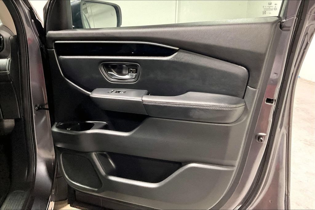 Used 2025 Honda Pilot Touring image 23