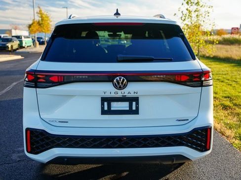 New 2026 Volkswagen Tiguan SEL R-Line image 34