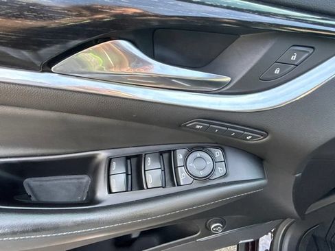 Used 2020 Buick Enclave Avenir w/ Avenir Technology Package AWD/4WD image 18