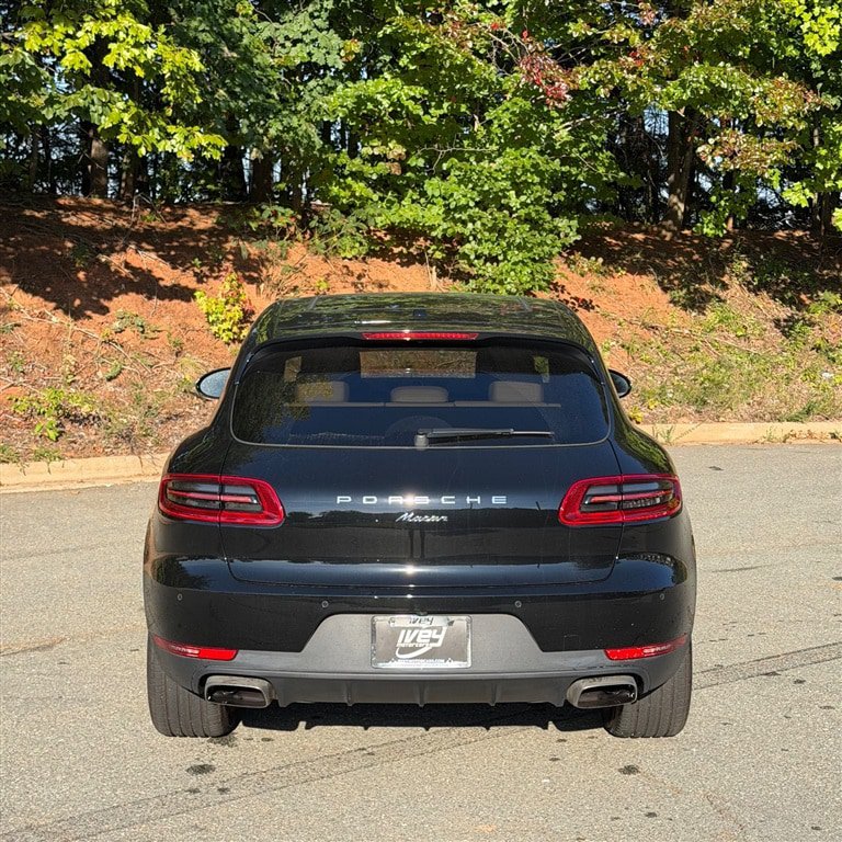 Used 2018 Porsche Macan AWD/4WD image 5