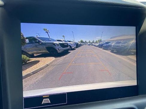 Used 2023 GMC Terrain SLT FWD image 10