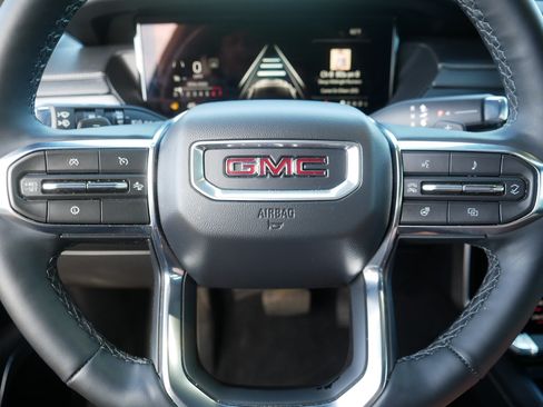 Used 2025 GMC Acadia Elevation w/ Elevation Premium Package AWD/4WD image 25