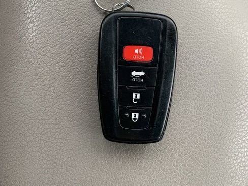 Used 2019 Toyota Camry L image 29