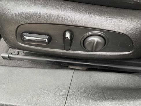Used 2016 Chevrolet Malibu LT w/ Leather Package FWD image 12