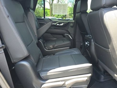 Used 2023 GMC Yukon Denali AWD/4WD image 40