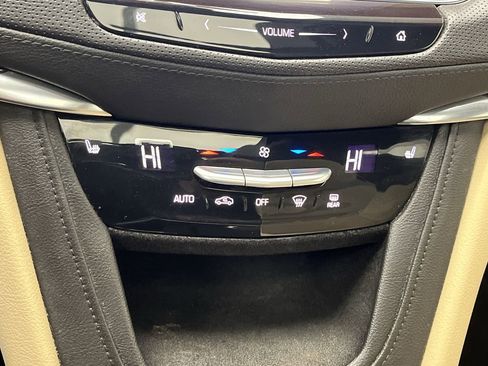 Used 2017 Cadillac XT5 Luxury w/ Driver Awareness Package image 22