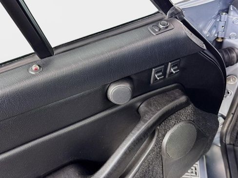 Used 1995 Porsche 911 Carrera image 17