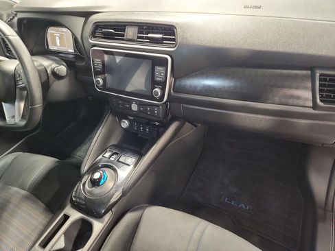 Used 2022 Nissan Leaf SV FWD image 27