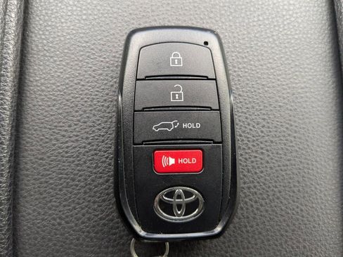 Used 2025 Toyota Grand Highlander FWD image 33