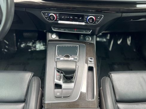 Used 2019 Audi Q5 2.0T Premium Plus w/ Premium Plus Package AWD/4WD image 17