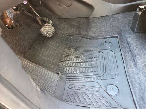 Used 2015 Ford Escape SE AWD/4WD image 14