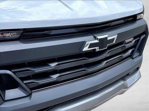 Used 2025 Chevrolet Colorado Trail Boss w/ Midnight Edition AWD/4WD image 27