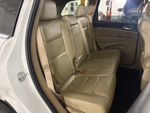 Used 2019 Jeep Grand Cherokee Limited AWD/4WD image 14