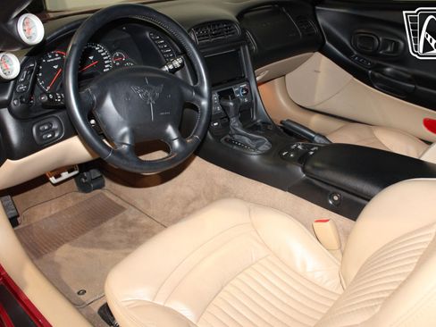 Used 2001 Chevrolet Corvette Coupe w/ Preferred Equipment Group2 image 30