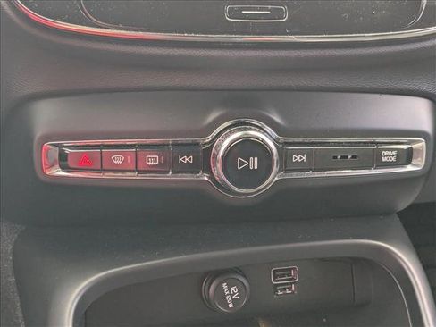 Used 2020 Volvo XC40 T4 R-Design w/ Protection Package Premier image 12