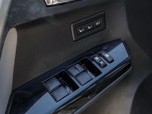 Used 2017 Toyota RAV4 Limited w/ Preferred Accessory Package FWD image 14