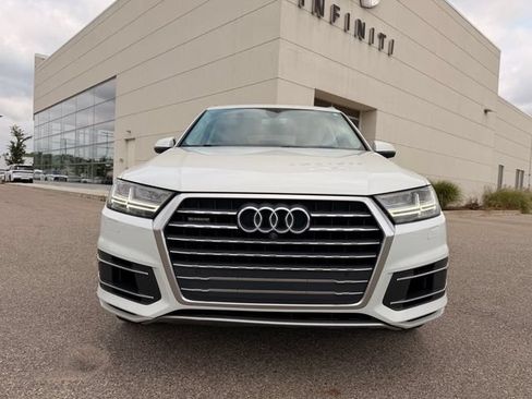 Used 2017 Audi Q7 3.0T Prestige AWD/4WD image 2
