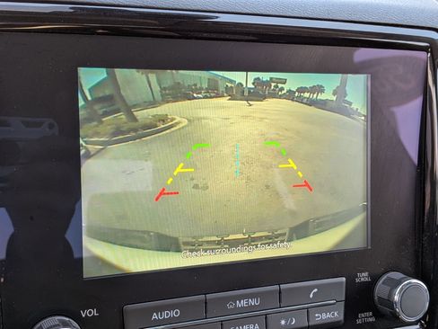 Used 2024 Nissan Frontier SV w/ SV Convenience Package image 24