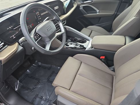 Certified 2025 Audi Q5 Premium w/ Premium Plus AWD/4WD image 15