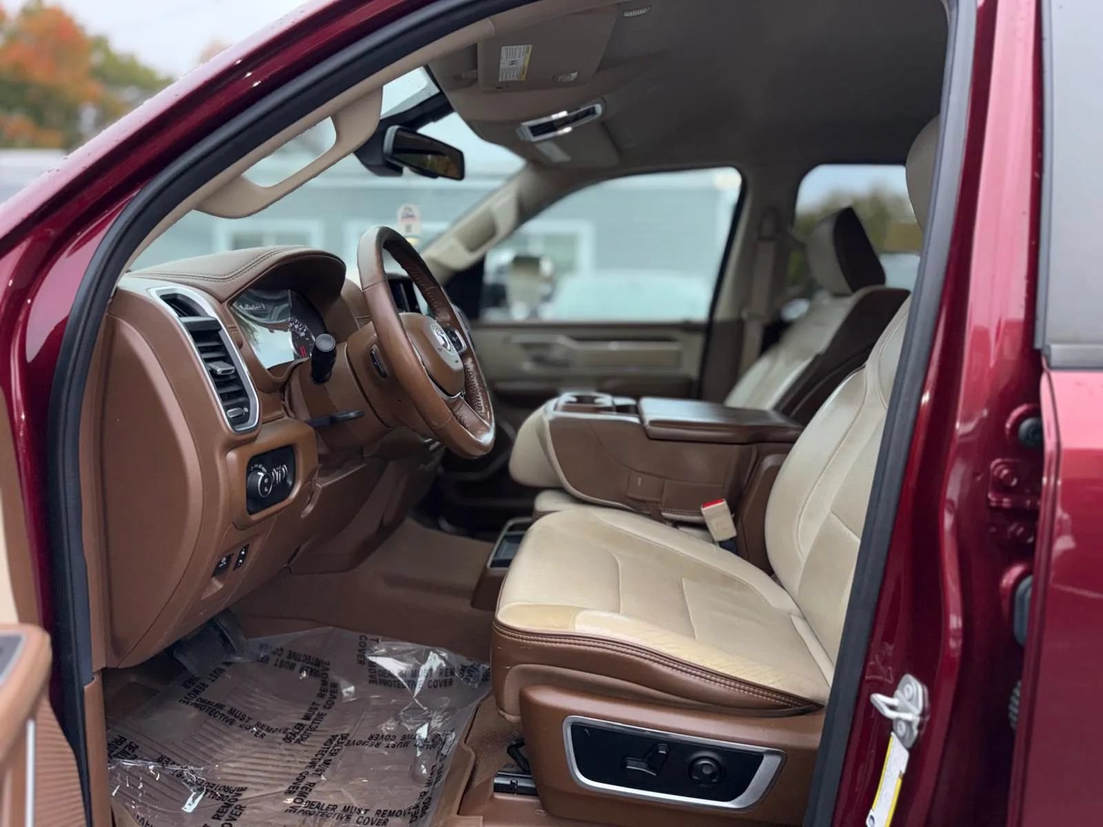 Used 2019 RAM 1500 Laramie AWD/4WD image 11