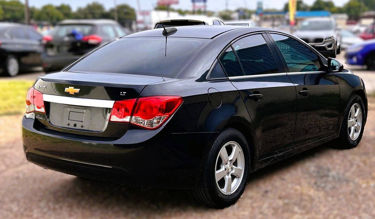 Used 2016 Chevrolet Cruze LT w/ Sun And Sound Package FWD image 5