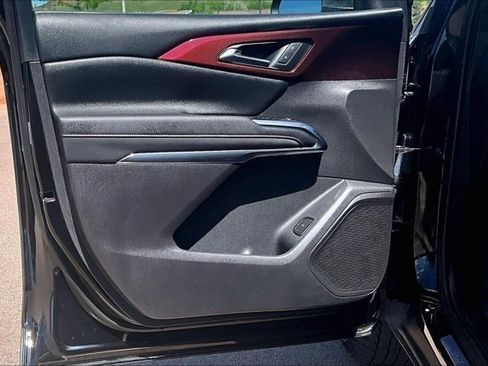 Used 2025 Chevrolet Traverse Z71 AWD/4WD image 20