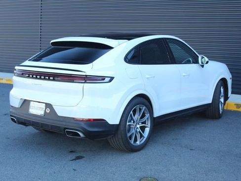 Certified 2025 Porsche Cayenne Coupe image 8