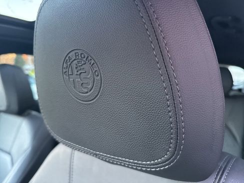 Used 2023 Alfa Romeo Stelvio Ti image 28