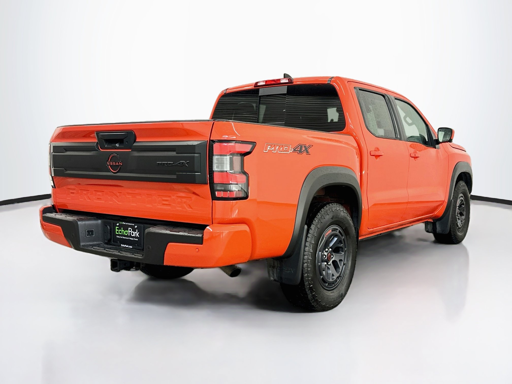 Used 2025 Nissan Frontier PRO-4X w/ Pro Convenience Package AWD/4WD image 9