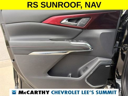 Used 2024 Chevrolet Traverse RS FWD image 51