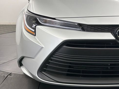 Used 2026 Toyota Corolla LE FWD image 9