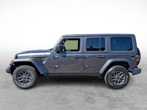 Used 2024 Jeep Wrangler Unlimited Sport AWD/4WD image 2