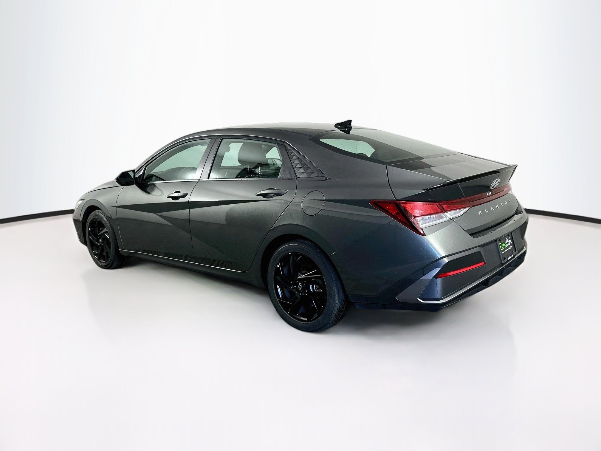 Used 2026 Hyundai Elantra Sport FWD image 5