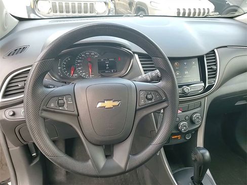 Used 2021 Chevrolet Trax LS w/ Tint and Cruise Package image 33