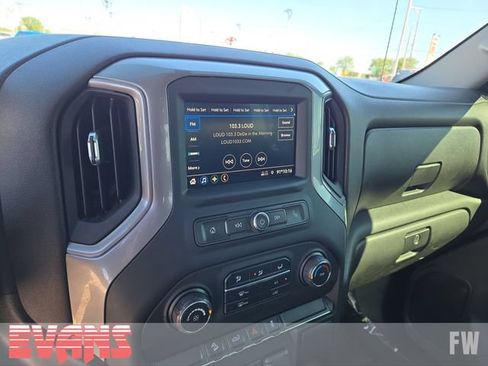 Used 2021 Chevrolet Silverado 1500 Custom Trail Boss AWD/4WD image 7