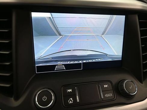 Used 2023 GMC Acadia SLE w/ Driver Convenience Package FWD image 38