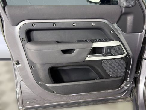 Used 2023 Land Rover Defender 110 X-Dynamic SE image 12