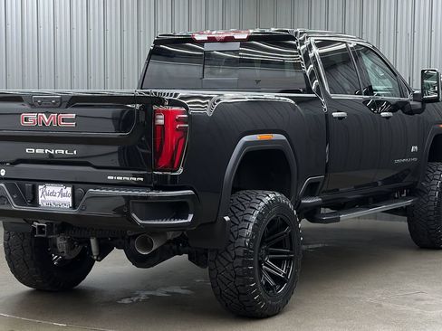 Used 2026 GMC Sierra 3500 Denali w/ Denali Reserve Package AWD/4WD image 5