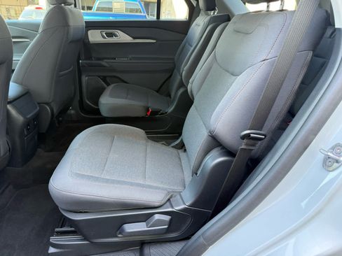 Used 2026 Ford Explorer Active AWD/4WD image 5