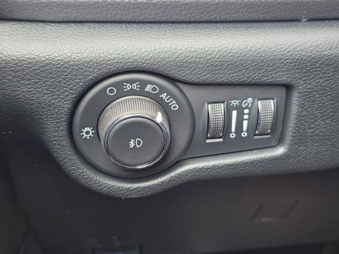 New 2026 Chrysler Pacifica Select FWD image 22